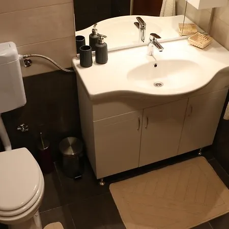 Woody Sea Apartment